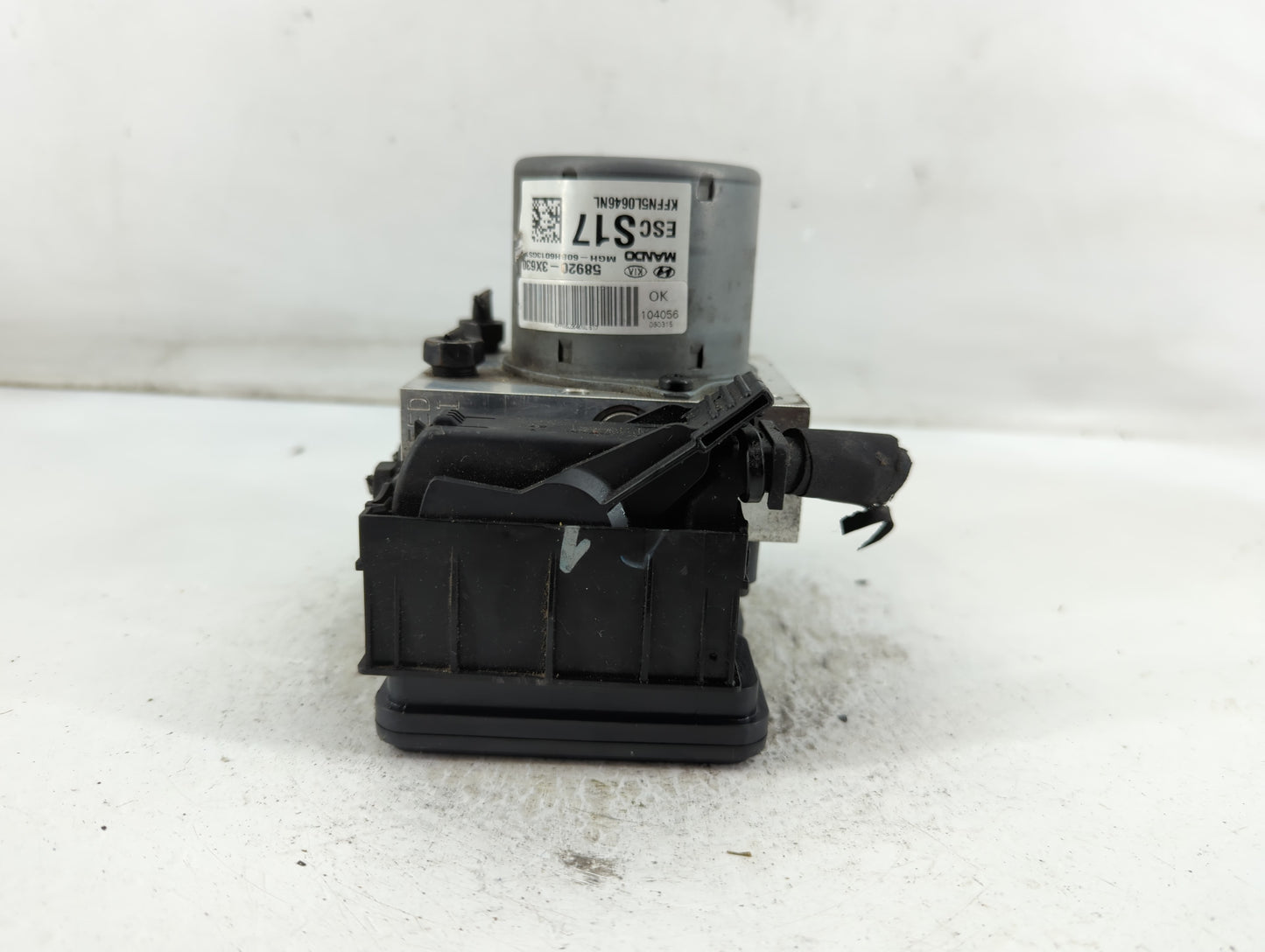2014-2016 Hyundai Elantra ABS Pump Control Module Replacement P/N:58920-3X630 Fits Fits 2014 2015 2016 OEM Used Auto Parts - Oemusedautoparts1.com