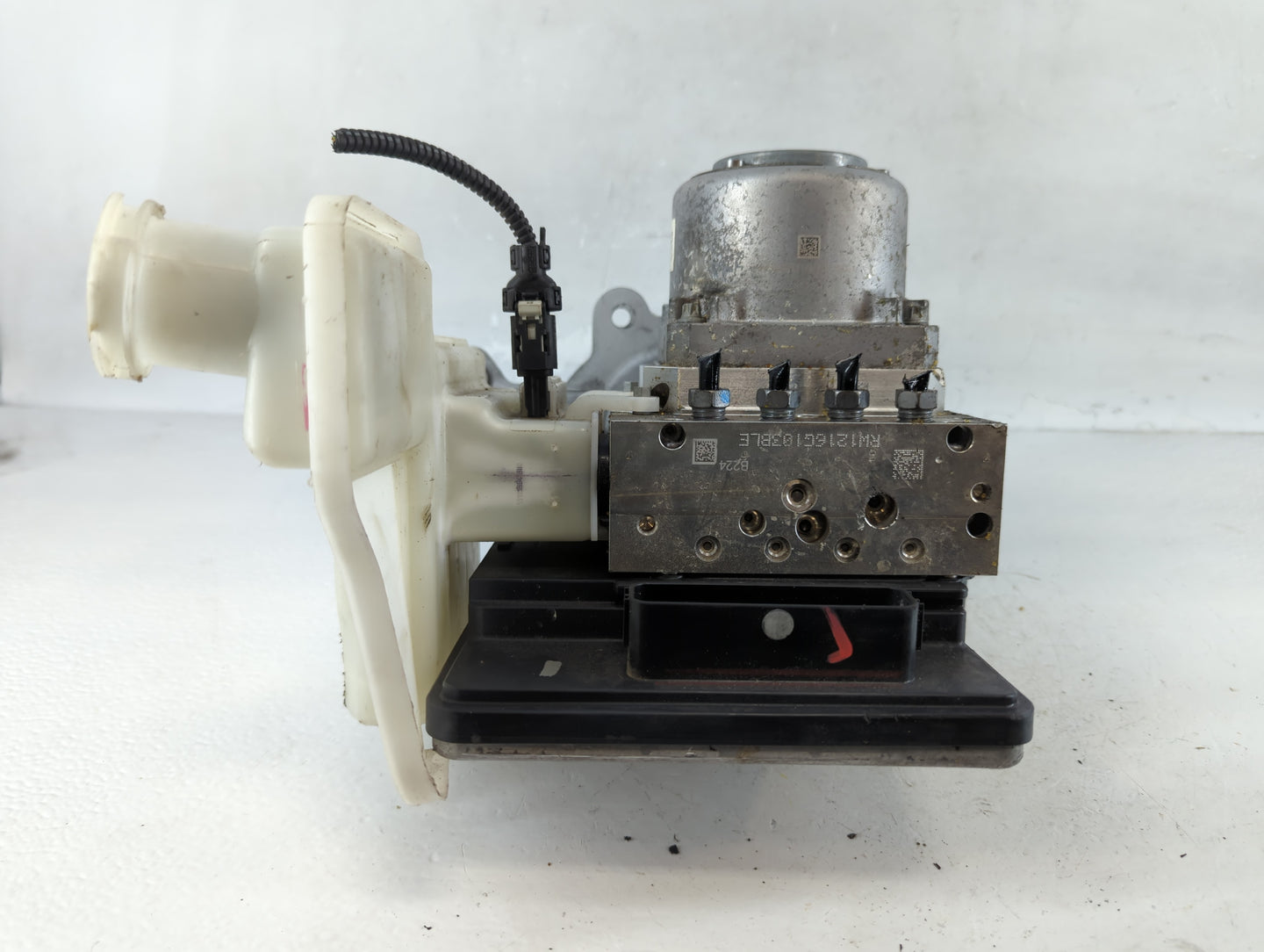 2021-2022 Chevrolet Silverado 1500 ABS Pump Control Module Replacement P/N:85122951 Fits Fits 2021 2022 OEM Used Auto Parts - Oemusedautoparts1.com