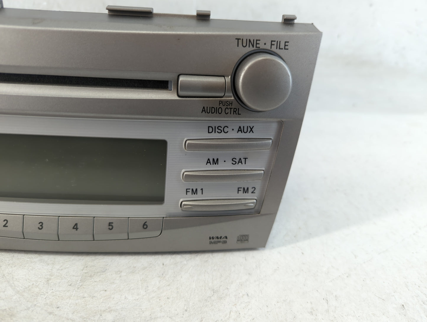 2010-2011 Toyota Camry Radio AM FM Cd Player Receiver Replacement P/N:86120-06480 Fits Fits 2010 2011 OEM Used Auto Parts - Oemusedautoparts1.com