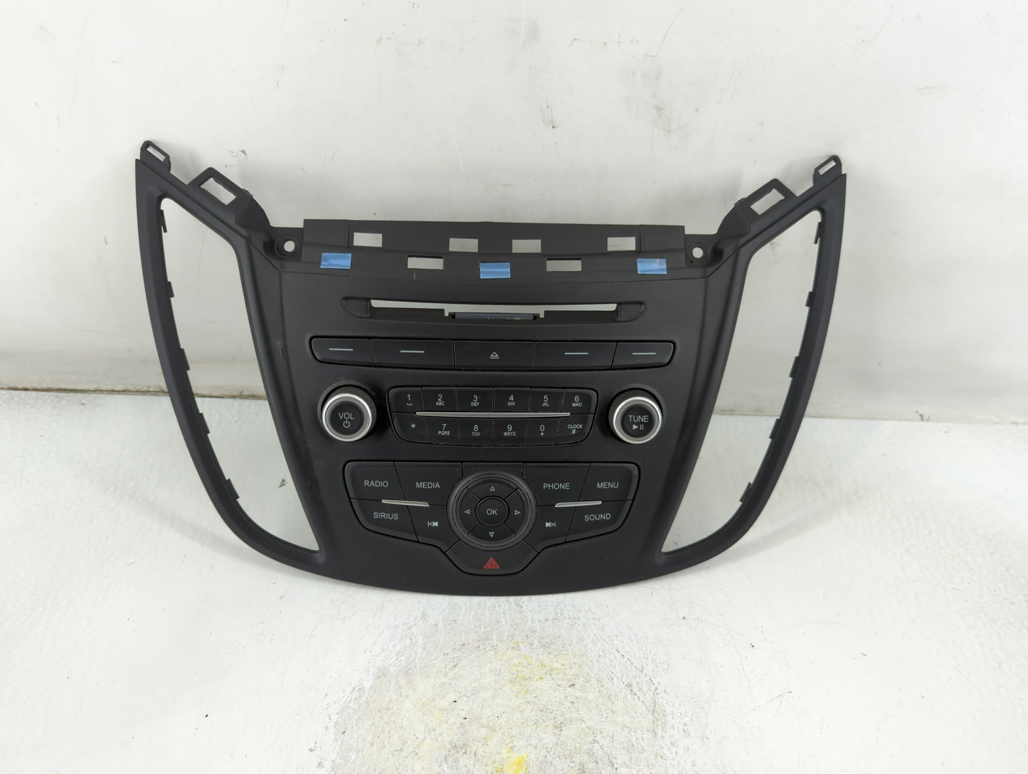 2017-2019 Ford Escape Radio AM FM Cd Player Receiver Replacement P/N:F1ET 18K811 KD Fits Fits 2015 2016 2017 2018 2019 OEM Used Auto Parts - Oemusedautoparts1.com