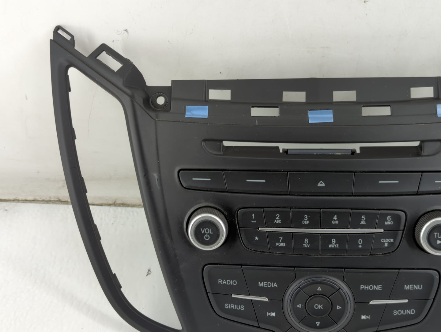 2017-2019 Ford Escape Radio AM FM Cd Player Receiver Replacement P/N:F1ET 18K811 KD Fits Fits 2015 2016 2017 2018 2019 OEM Used Auto Parts - Oemusedautoparts1.com