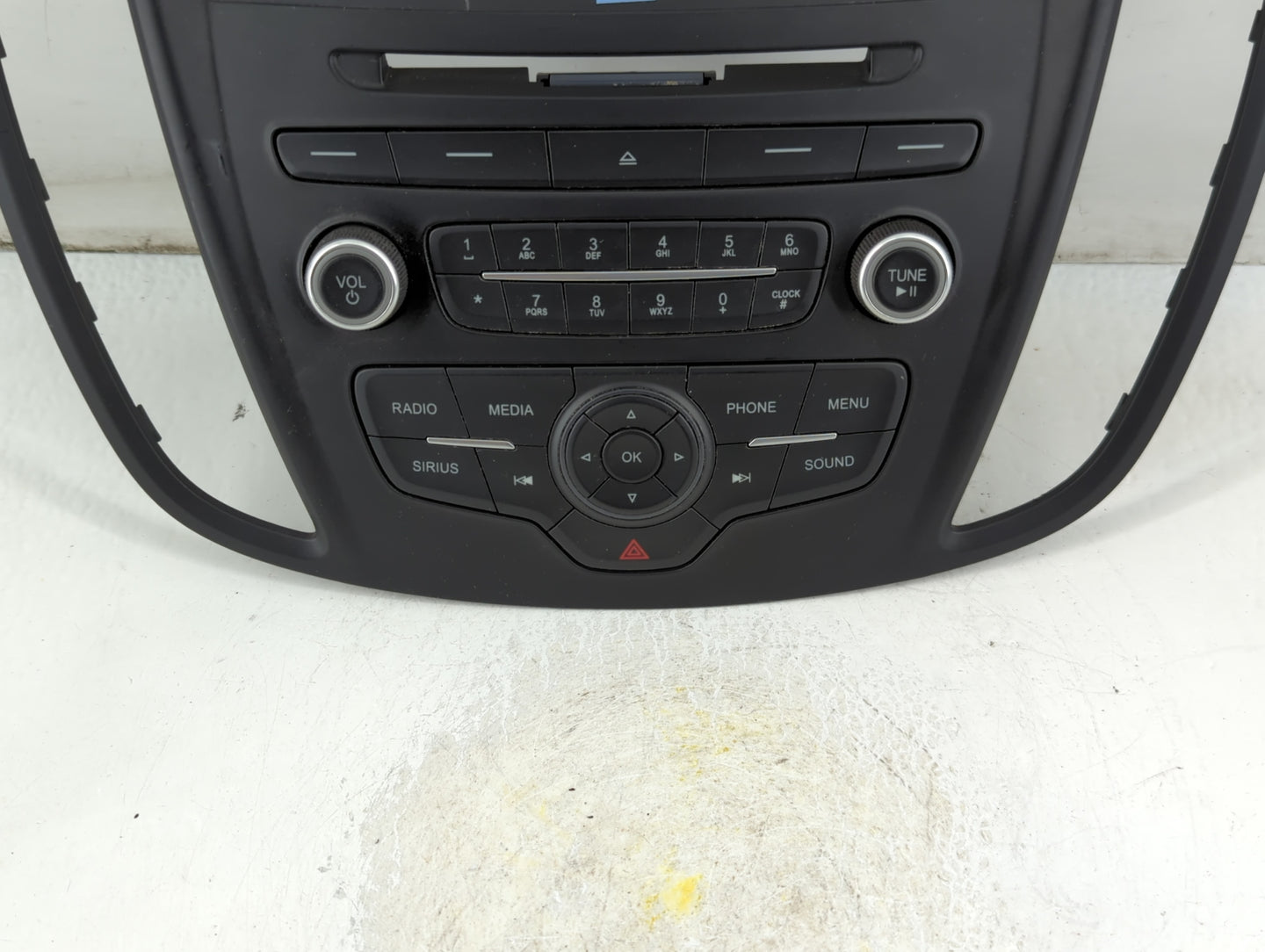 2017-2019 Ford Escape Radio AM FM Cd Player Receiver Replacement P/N:F1ET 18K811 KD Fits Fits 2015 2016 2017 2018 2019 OEM Used Auto Parts - Oemusedautoparts1.com