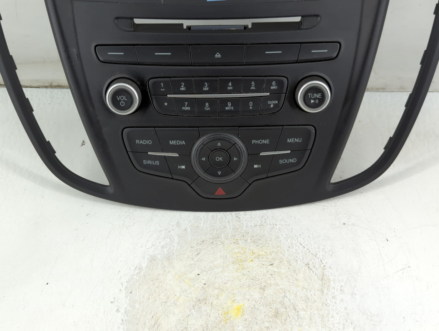 2017-2019 Ford Escape Radio AM FM Cd Player Receiver Replacement P/N:F1ET 18K811 KD Fits Fits 2015 2016 2017 2018 2019 OEM Used Auto Parts - Oemusedautoparts1.com