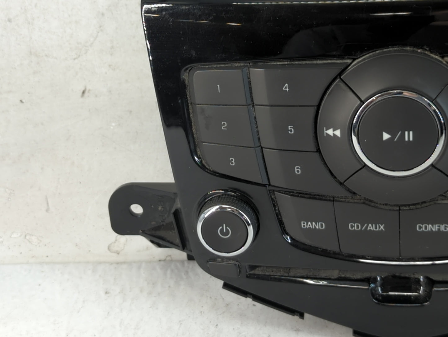 2011-2016 Chevrolet Cruze Radio AM FM Cd Player Receiver Replacement P/N:95914367 Fits Fits 2011 2012 2013 2014 2015 2016 OEM Used Auto Parts - Oemusedautoparts1.com