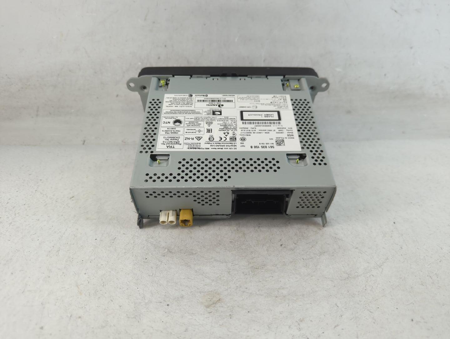2018-2019 Volkswagen Beetle Radio AM FM Cd Player Receiver Replacement P/N:561 035 150 B Fits Fits 2018 2019 OEM Used Auto Parts - Oemusedautoparts1.com