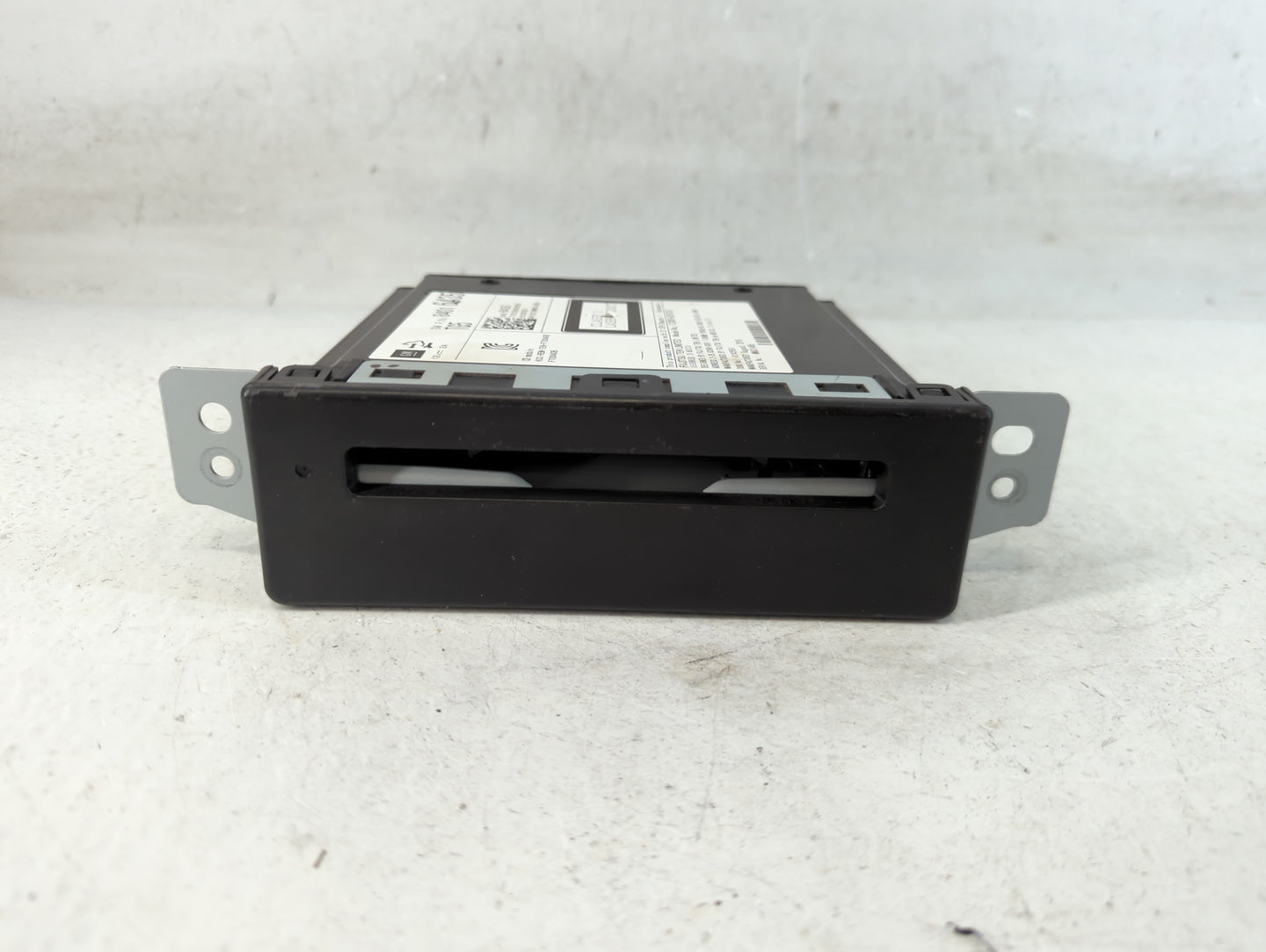 2015-2019 Chevrolet Silverado 1500 Radio AM FM Cd Player Receiver Replacement P/N:84016435 Fits Fits 2015 2016 2017 2018 2019 2020 OEM Used Auto Parts - Oemusedautoparts1.com