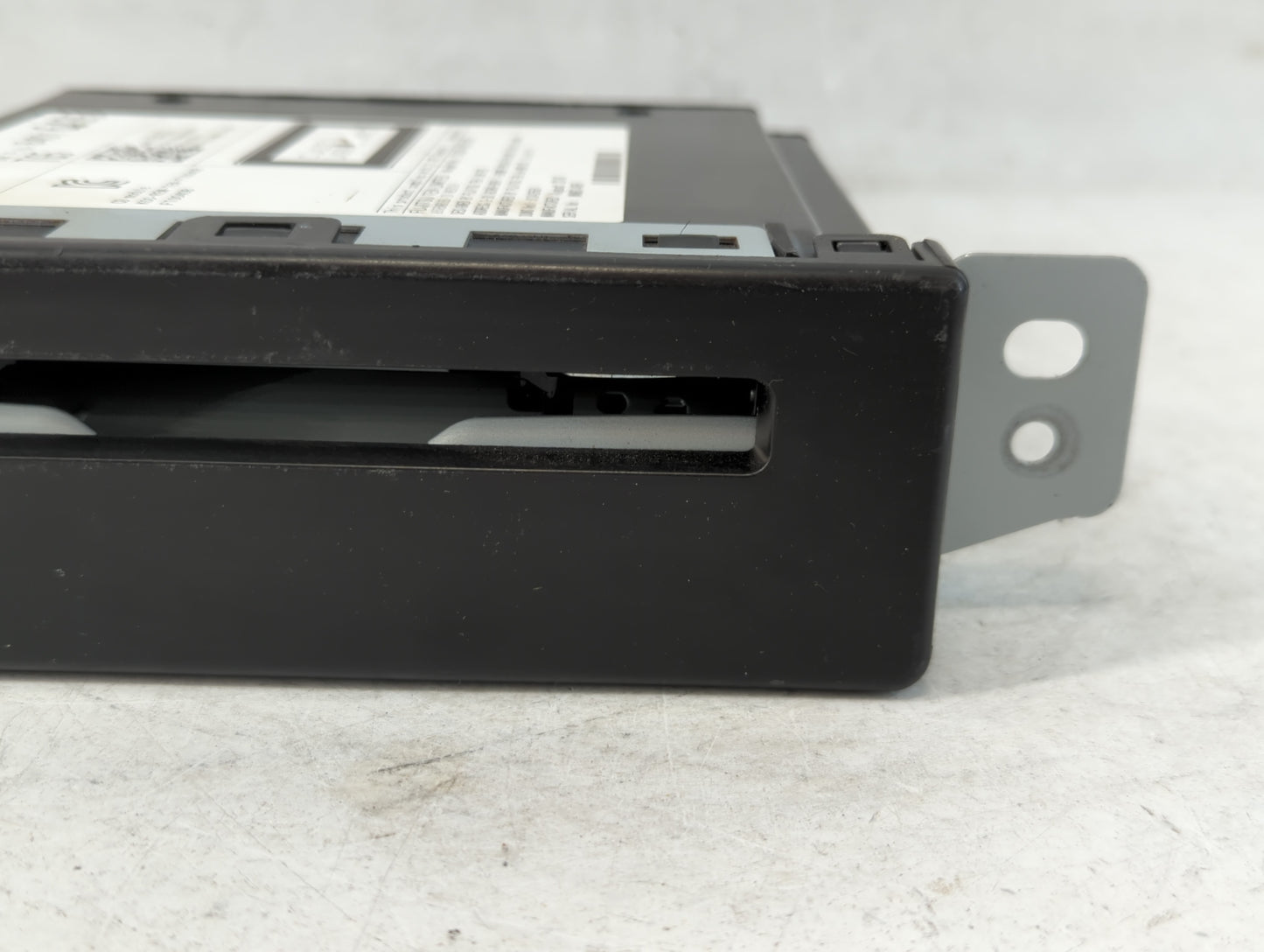 2015-2019 Chevrolet Silverado 1500 Radio AM FM Cd Player Receiver Replacement P/N:84016435 Fits Fits 2015 2016 2017 2018 2019 2020 OEM Used Auto Parts - Oemusedautoparts1.com