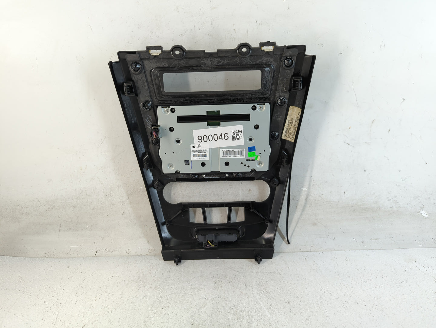 2010-2012 Ford Fusion Radio AM FM Cd Player Receiver Replacement P/N:9E5T-18A802-AE Fits Fits 2010 2011 2012 OEM Used Auto Parts - Oemusedautoparts1.com