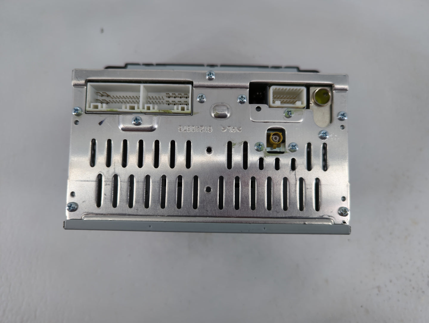 2016-2018 Kia Sorento Radio AM FM Cd Player Receiver Replacement P/N:96180-C6000WK Fits Fits 2016 2017 2018 OEM Used Auto Parts - Oemusedautoparts1.com