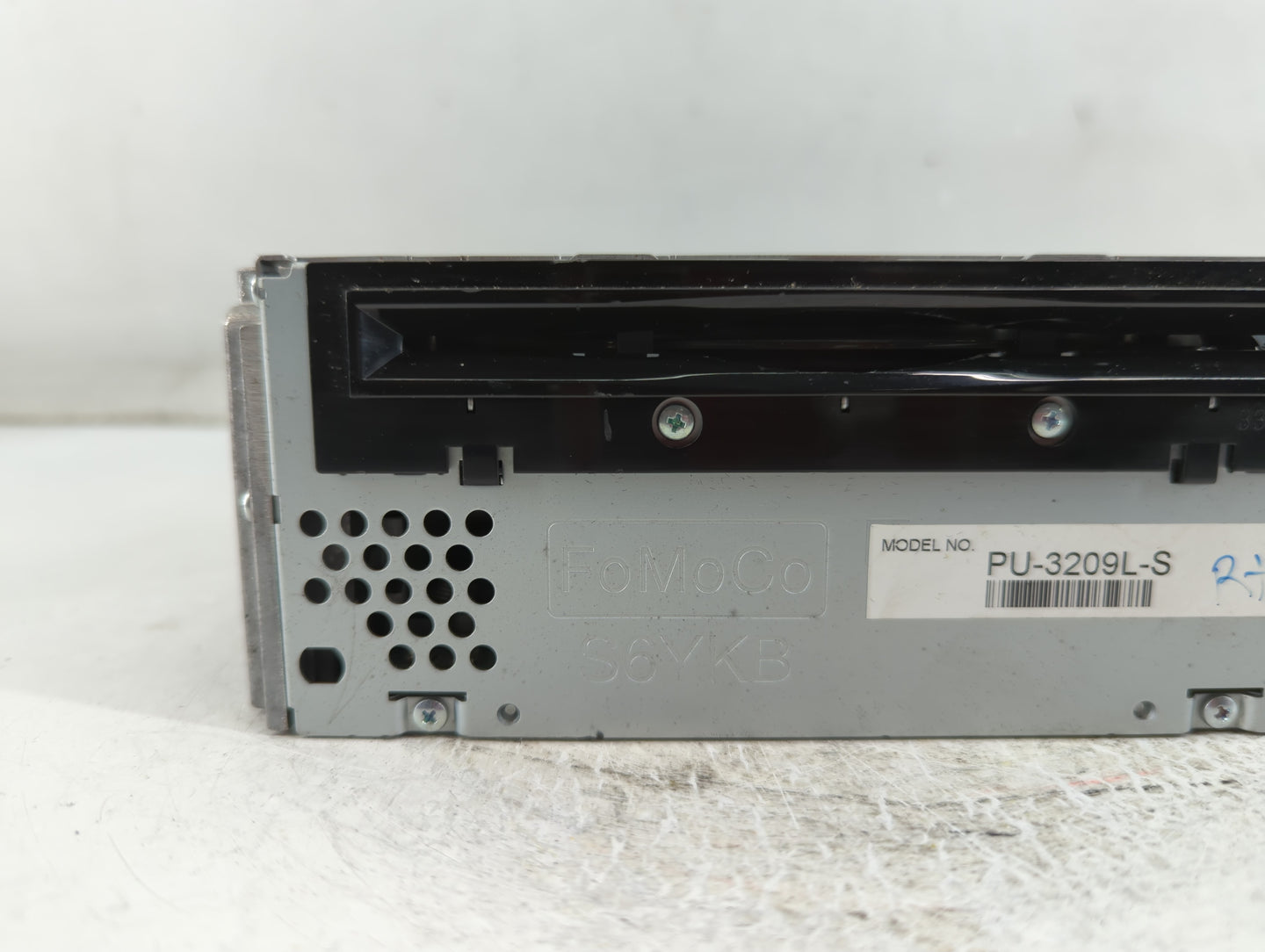 2011 Lincoln Mkx Radio AM FM Cd Player Receiver Replacement P/N:BT4T-19C107-FB Fits OEM Used Auto Parts - Oemusedautoparts1.com