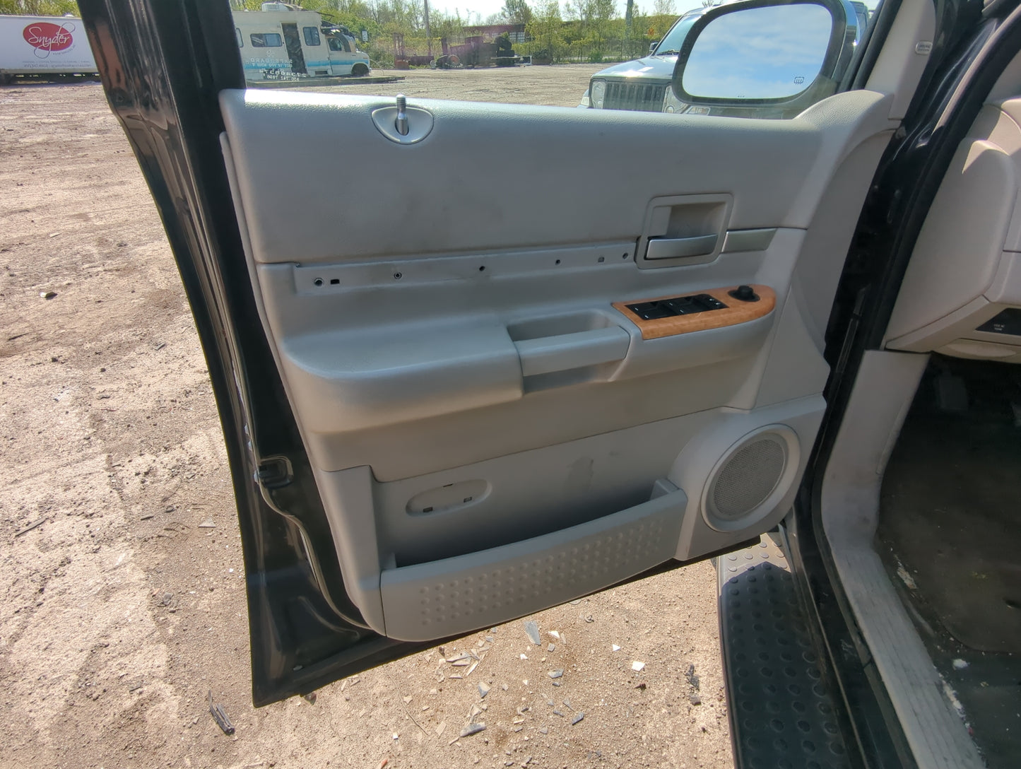 2008 Chrysler Aspen Front Left Driver Interior Door Panel Trim