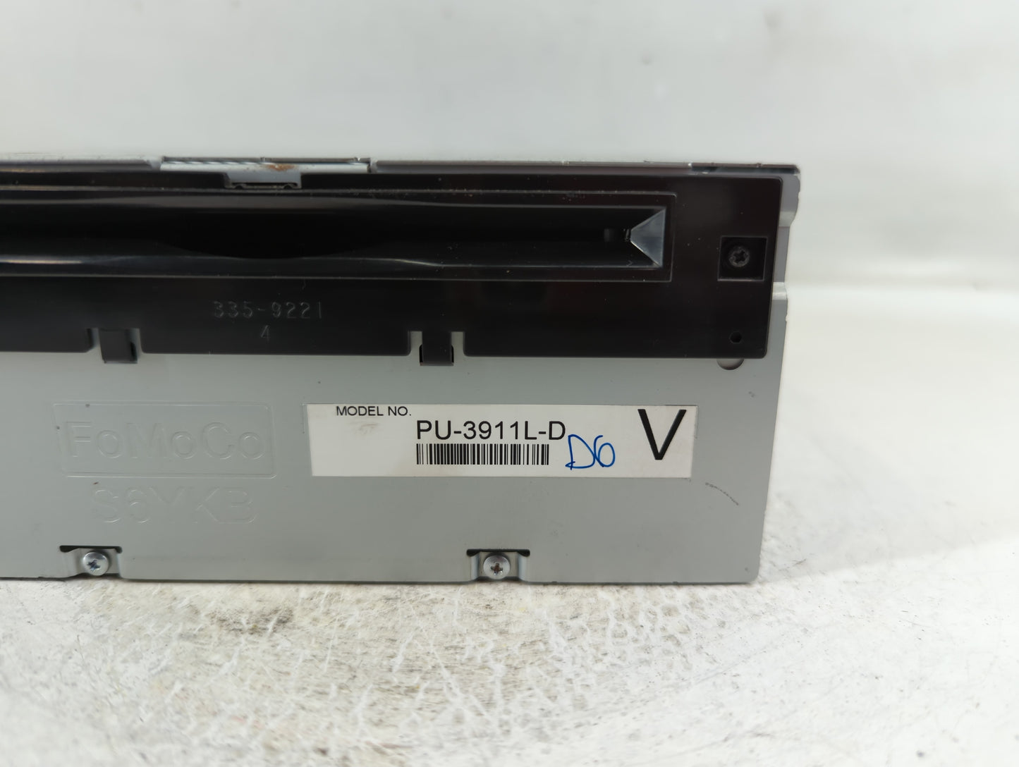 2014-2015 Ford Explorer Radio AM FM Cd Player Receiver Replacement P/N:EB5T-19C107-JA Fits Fits 2014 2015 OEM Used Auto Parts - Oemusedautoparts1.com