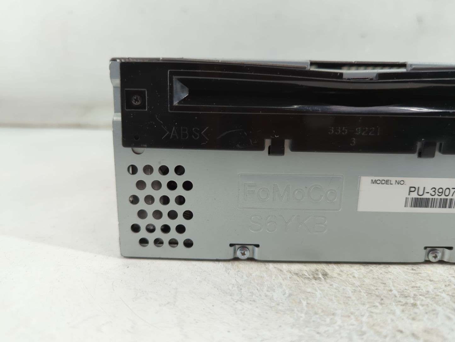 2013-2014 Ford Edge Radio AM FM Cd Player Receiver Replacement P/N:ET4T 19C107 JA Fits Fits 2013 2014 OEM Used Auto Parts - Oemusedautoparts1.com