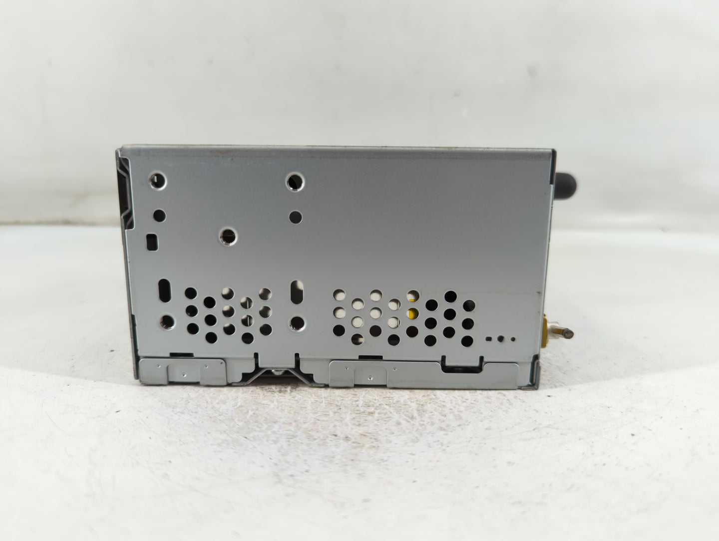 2013-2014 Ford Edge Radio AM FM Cd Player Receiver Replacement P/N:ET4T 19C107 JA Fits Fits 2013 2014 OEM Used Auto Parts - Oemusedautoparts1.com