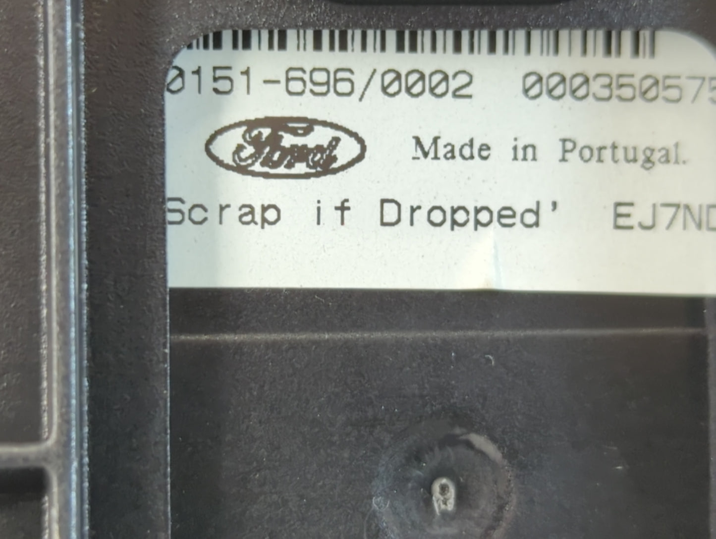 2013-2016 Ford C-Max Radio AM FM Cd Player Receiver Replacement P/N:00035057 0151-696 Fits Fits 2013 2014 2015 2016 OEM Used Auto Parts - Oemusedautoparts1.com