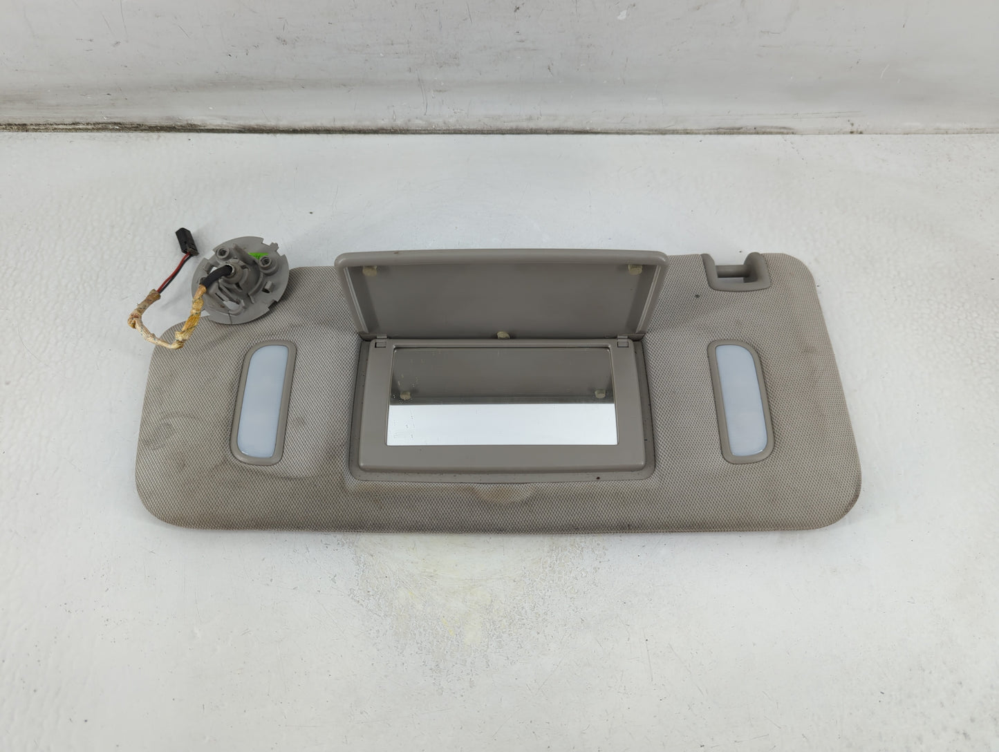 2010-2017 Chevrolet Equinox Sun Visor Shade Replacement Driver Left Mirror Fits Fits 2010 2011 2012 2013 2014 2015 2016 2017 OEM Used Auto Parts