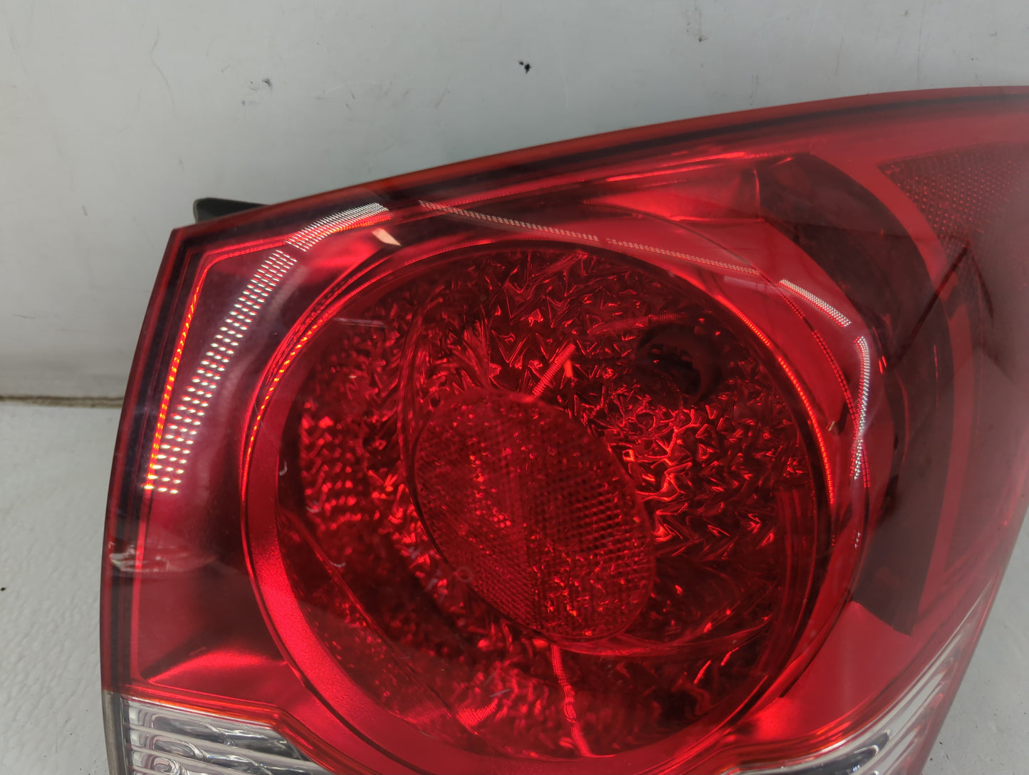 2011-2016 Chevrolet Cruze Tail Light Assembly Passenger Right OEM P/N:#3057K LCP Fits Fits 2011 2012 2013 2014 2015 2016 OEM Used Auto Parts - Oemusedautoparts1.com