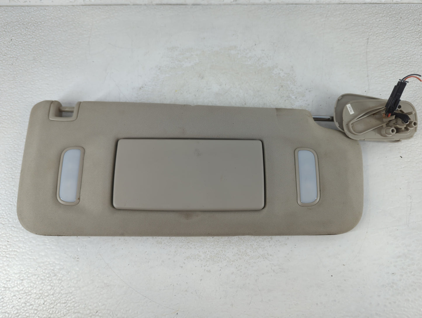 2007-2013 Chevrolet Silverado 1500 Sun Visor Shade Replacement Passenger Right Mirror Fits OEM Used Auto Parts