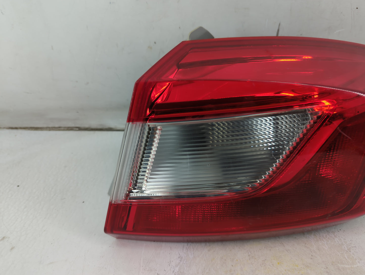 2016 Chevrolet Cruze Tail Light Assembly Passenger Right OEM P/N:84078119 Fits OEM Used Auto Parts - Oemusedautoparts1.com
