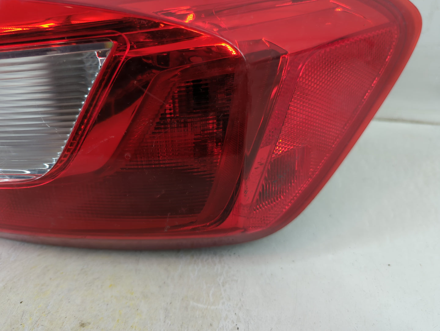 2016 Chevrolet Cruze Tail Light Assembly Passenger Right OEM P/N:84078119 Fits OEM Used Auto Parts - Oemusedautoparts1.com