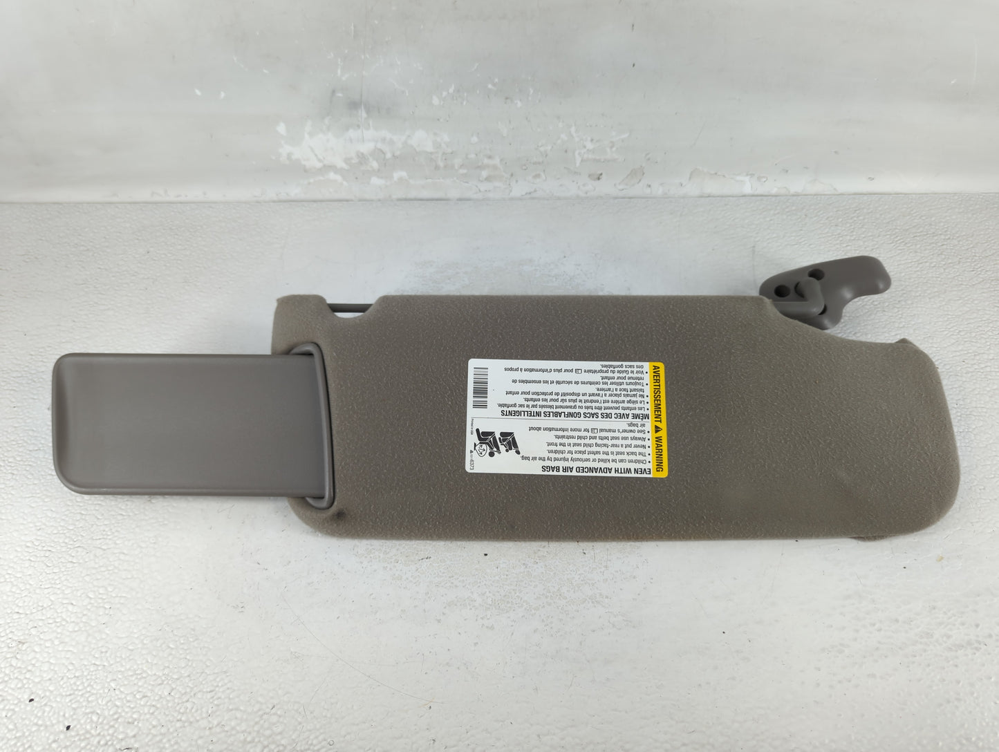 2004 Cadillac Escalade Sun Visor Shade Replacement Driver Left Mirror Fits OEM Used Auto Parts - Oemusedautoparts1.com