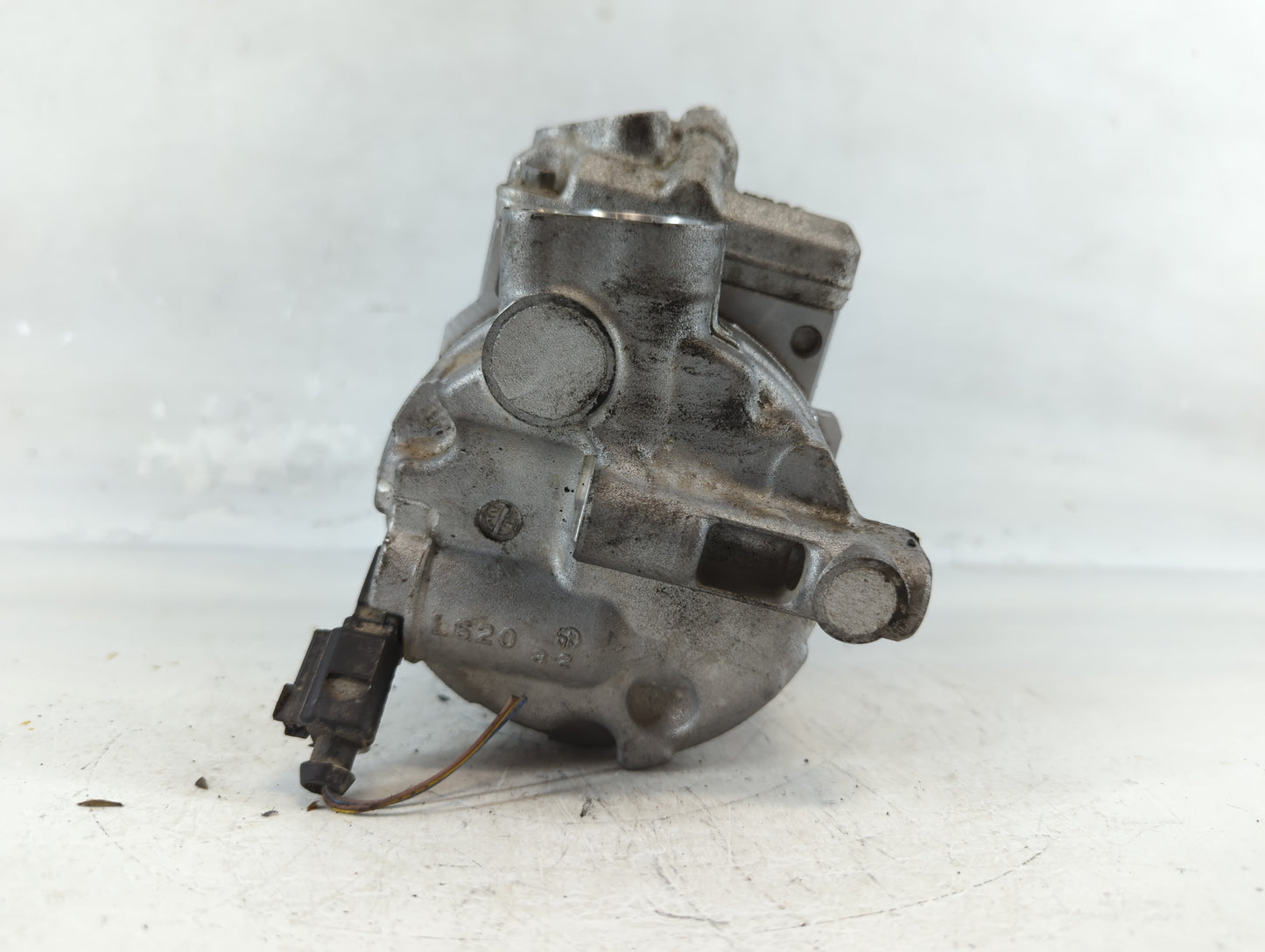 2012-2015 Audi A6 Alternator Replacement Generator Charging Assembly Engine OEM P/N:4G0 260 805 D Fits Fits 2012 2013 2014 2015 OEM Used Auto Parts