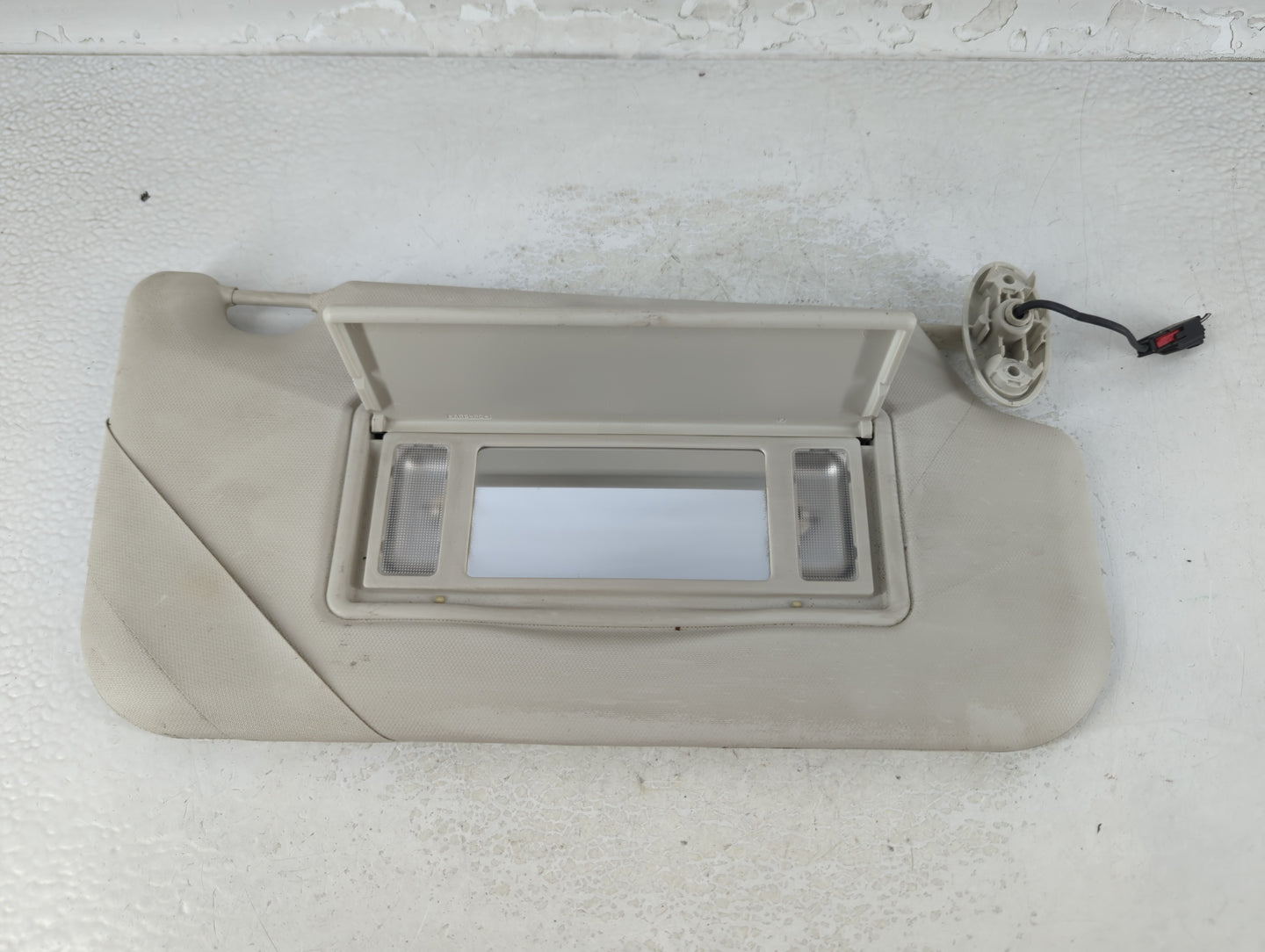 2013-2018 Ford Focus Sun Visor Shade Replacement Driver Left Mirror Fits Fits 2013 2014 2015 2016 2017 2018 OEM Used Auto Parts - Oemusedautoparts1.com