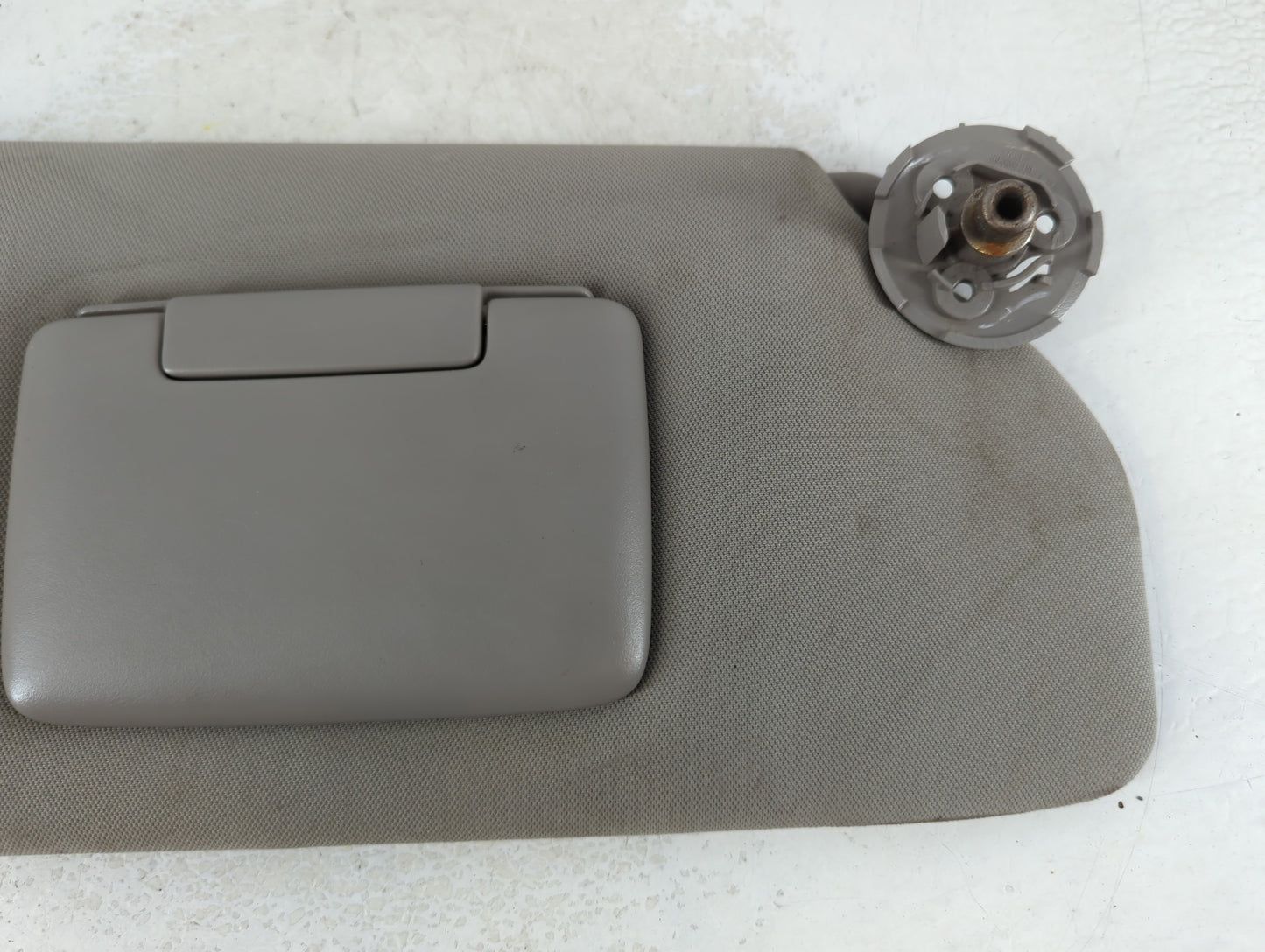 2005-2009 Chevrolet Uplander Sun Visor Shade Replacement Passenger Right Mirror Fits Fits 2005 2006 2007 2008 2009 OEM Used Auto Parts