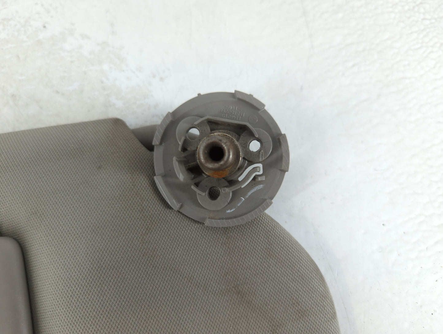 2005-2009 Chevrolet Uplander Sun Visor Shade Replacement Passenger Right Mirror Fits Fits 2005 2006 2007 2008 2009 OEM Used Auto Parts