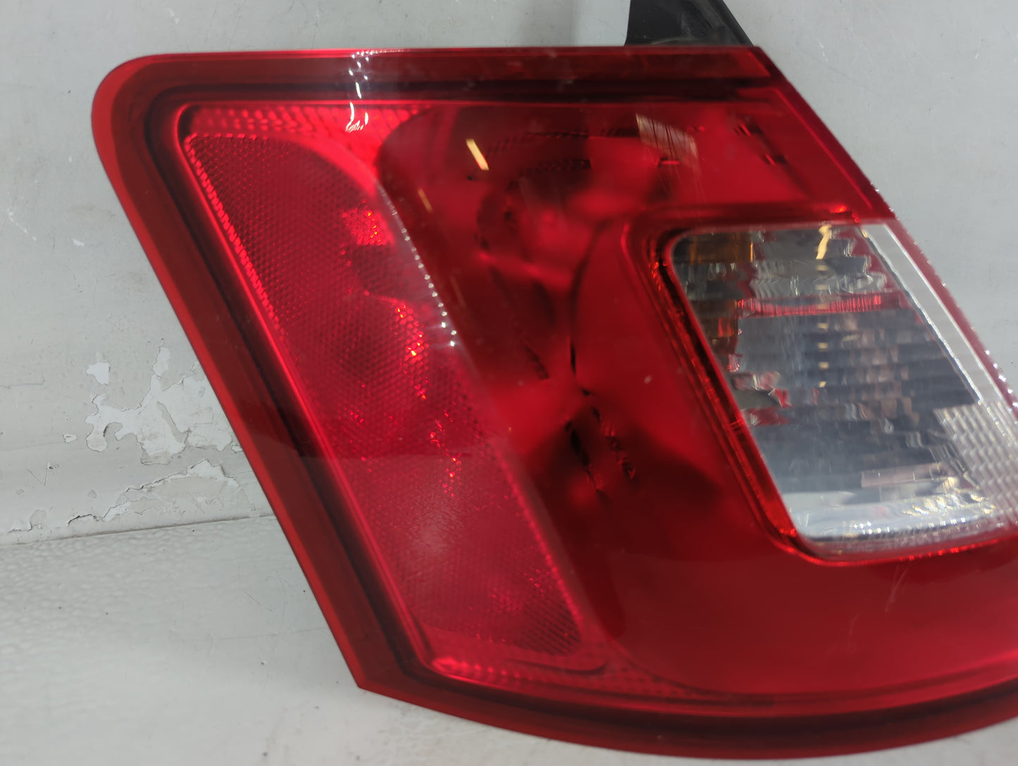 2012 Ford Taurus Tail Light Assembly Passenger Right OEM P/N:44ZH 2023 Fits OEM Used Auto Parts - Oemusedautoparts1.com