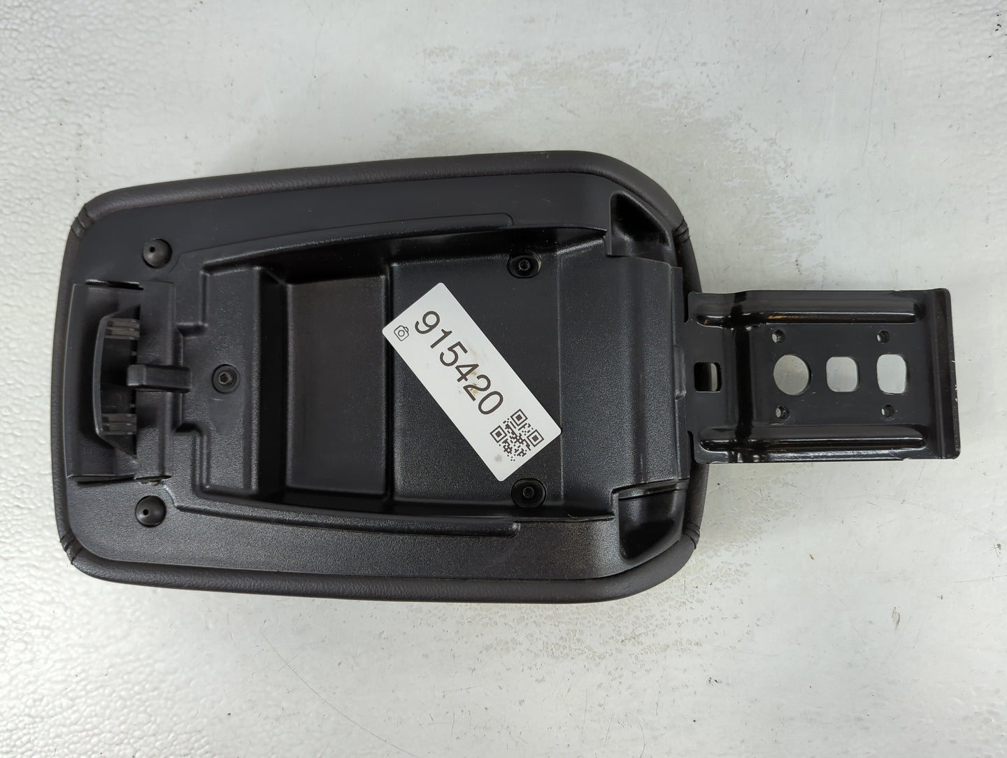 2013 Ford Focus Center Console Armrest Cover Lid Fits OEM Used Auto Parts - Oemusedautoparts1.com