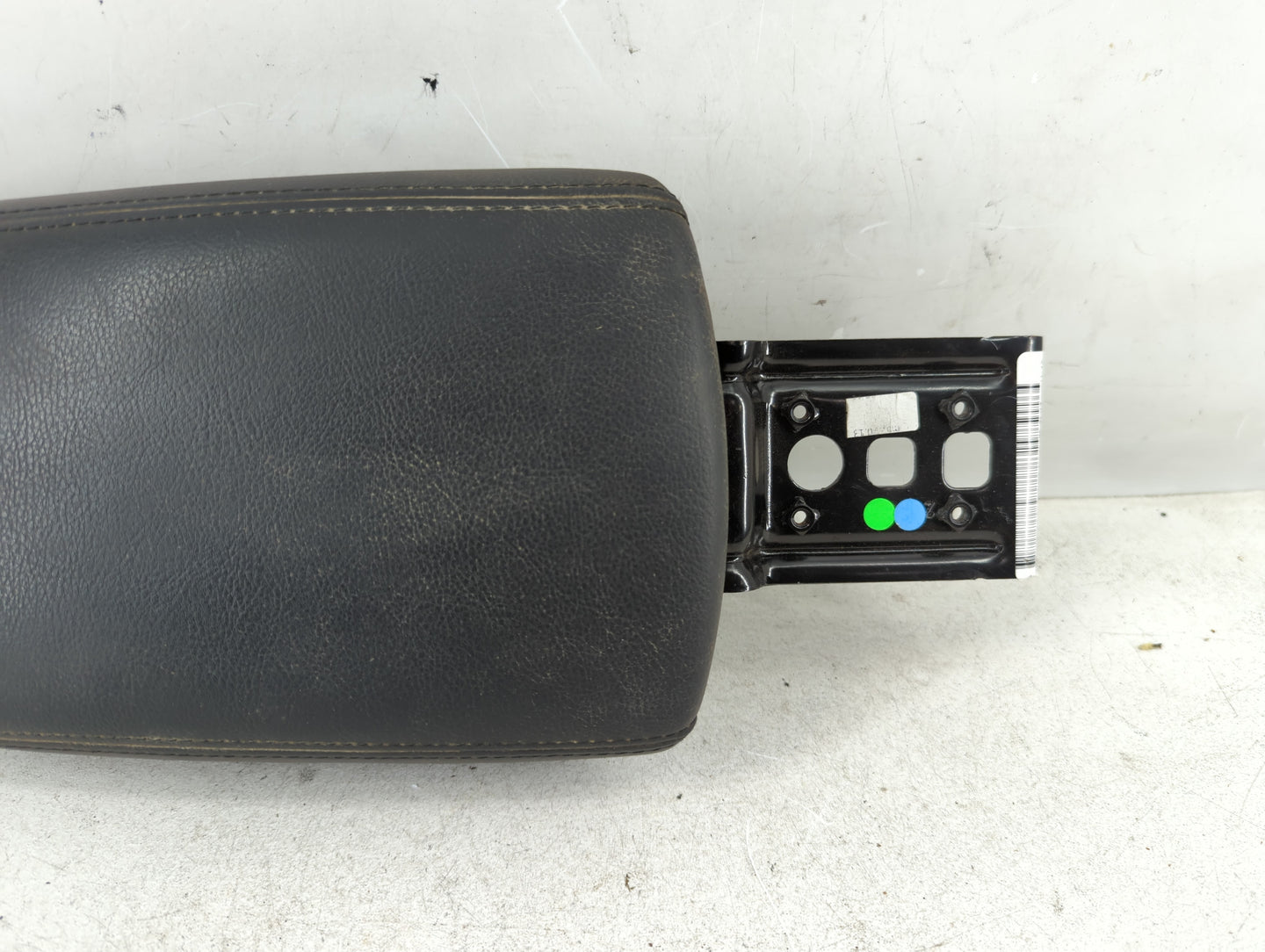 2013 Ford Focus Center Console Armrest Cover Lid P/N:1080843X-14-CB 1024885 Fits OEM Used Auto Parts - Oemusedautoparts1.com