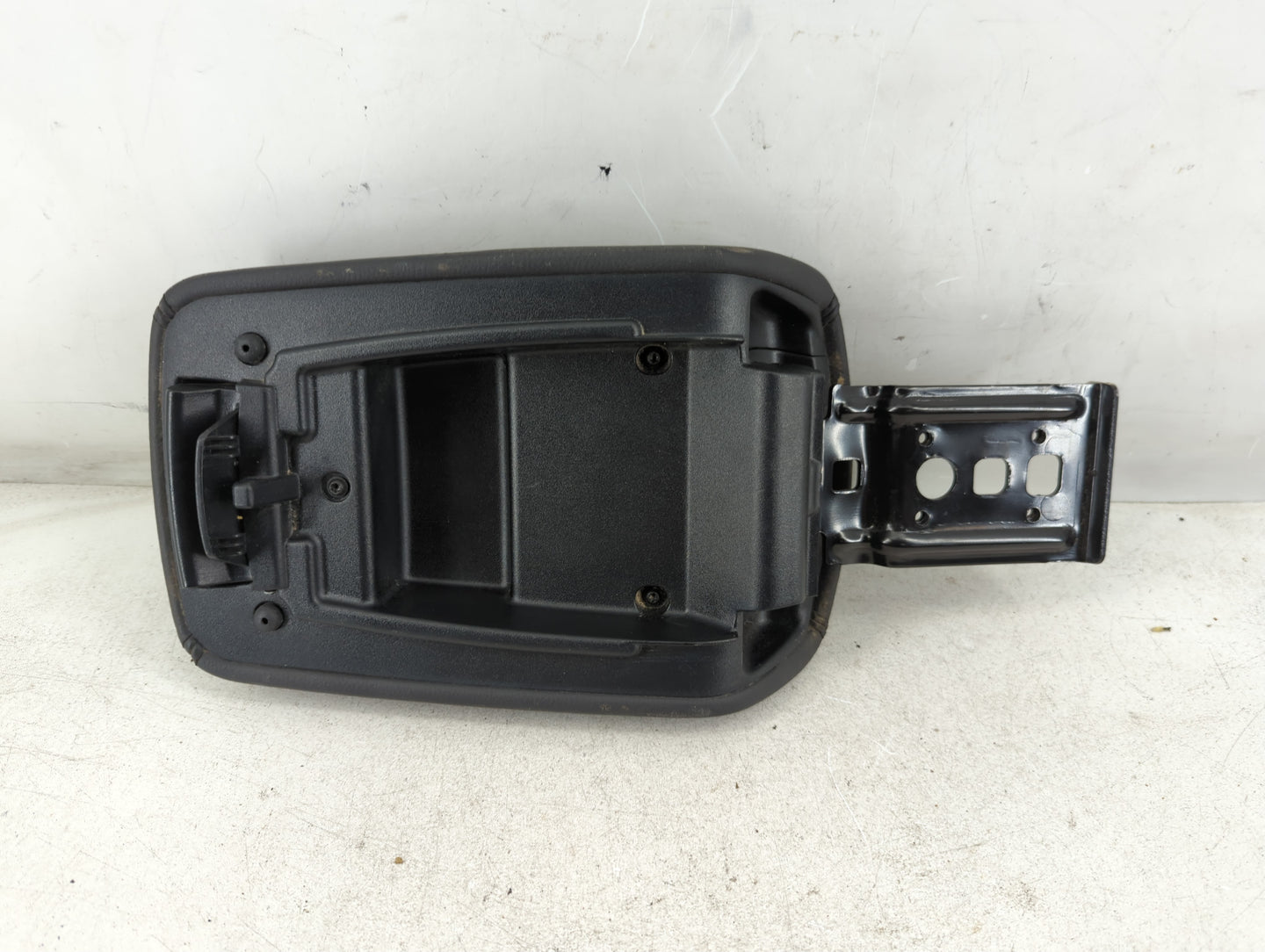 2013 Ford Focus Center Console Armrest Cover Lid P/N:1080843X-14-CB 1024885 Fits OEM Used Auto Parts - Oemusedautoparts1.com
