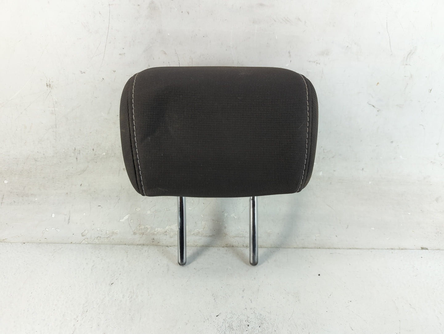 2013-2014 Ford Focus Headrest Head Rest Rear Center Seat Fits Fits 2013 2014 OEM Used Auto Parts - Oemusedautoparts1.com
