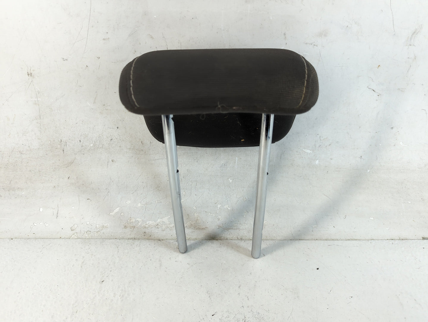 2013-2014 Ford Focus Headrest Head Rest Rear Center Seat Fits Fits 2013 2014 OEM Used Auto Parts - Oemusedautoparts1.com