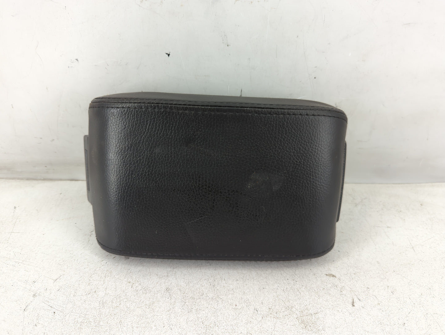 2007-2009 Lincoln Mkz Center Console Armrest Cover Lid Fits Fits 2006 2007 2008 2009 OEM Used Auto Parts - Oemusedautoparts1.com