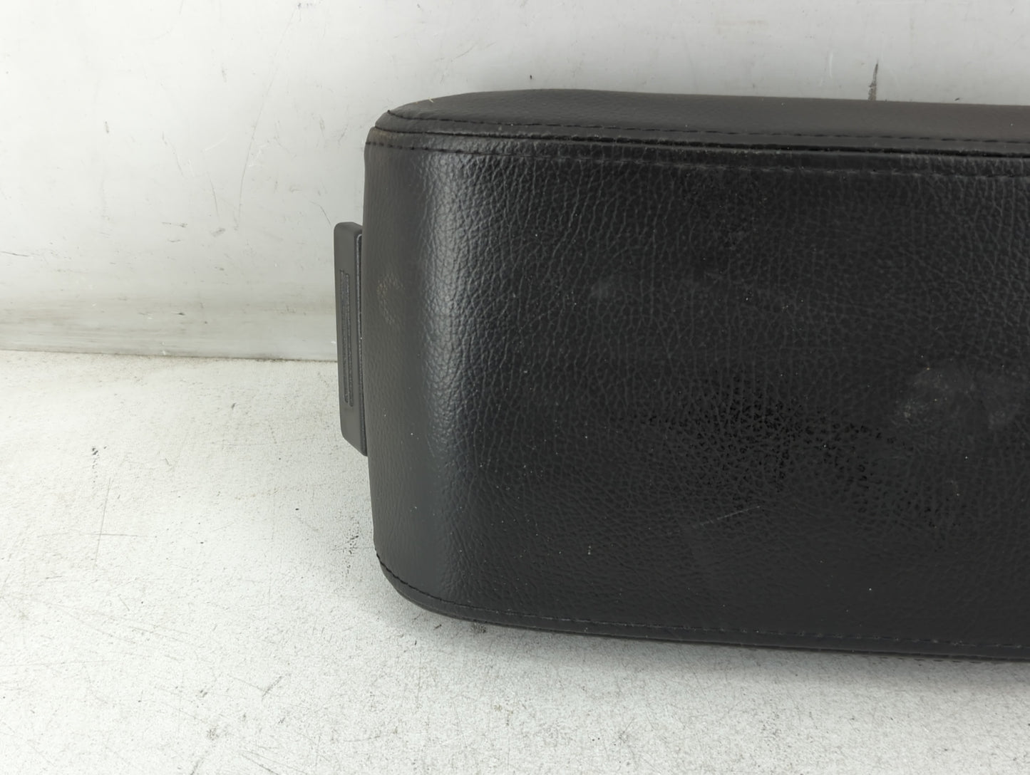 2007-2009 Lincoln Mkz Center Console Armrest Cover Lid Fits Fits 2006 2007 2008 2009 OEM Used Auto Parts - Oemusedautoparts1.com