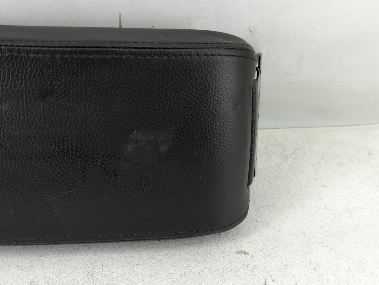 2007-2009 Lincoln Mkz Center Console Armrest Cover Lid Fits Fits 2006 2007 2008 2009 OEM Used Auto Parts - Oemusedautoparts1.com