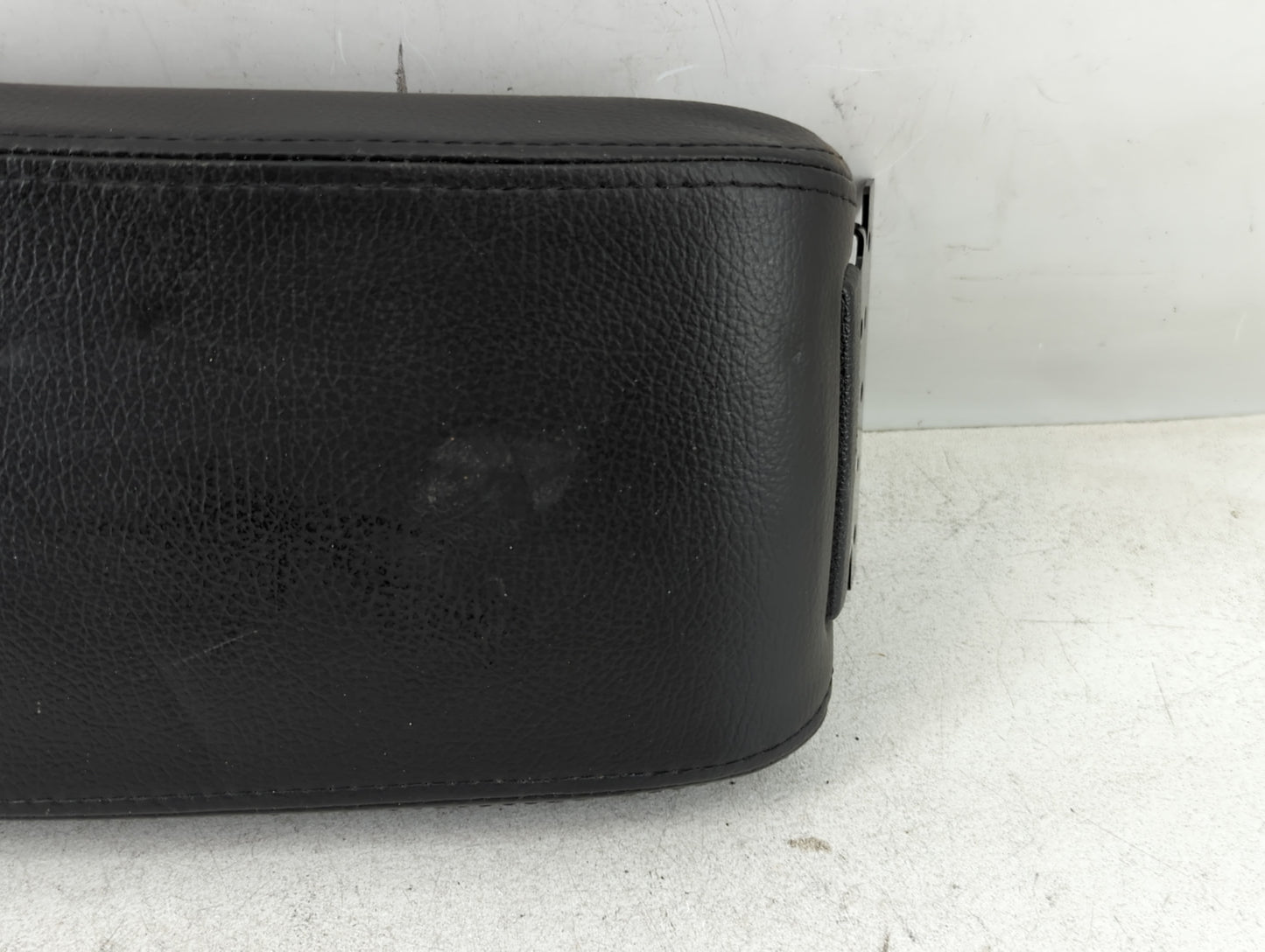 2007-2009 Lincoln Mkz Center Console Armrest Cover Lid Fits Fits 2006 2007 2008 2009 OEM Used Auto Parts - Oemusedautoparts1.com