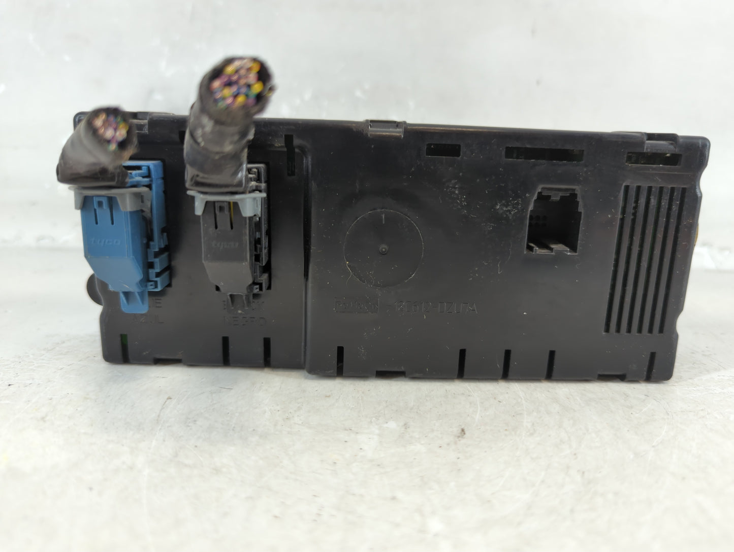 2009 Ford Taurus Climate Control Module Temperature AC/Heater Replacement P/N:1BC612-DZU7A Fits OEM Used Auto Parts - Oemusedautoparts1.com