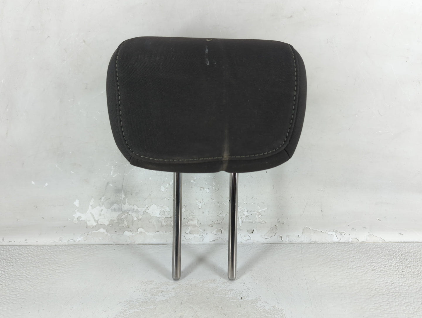 2018 Ford Focus Headrest Head Rest Rear Center Seat Fits OEM Used Auto Parts - Oemusedautoparts1.com