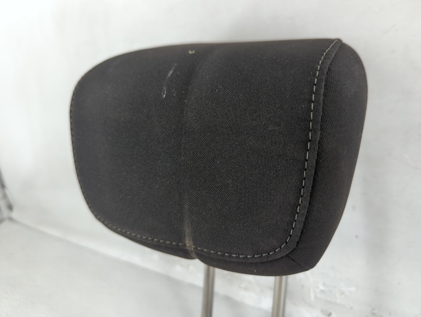 2018 Ford Focus Headrest Head Rest Rear Center Seat Fits OEM Used Auto Parts - Oemusedautoparts1.com