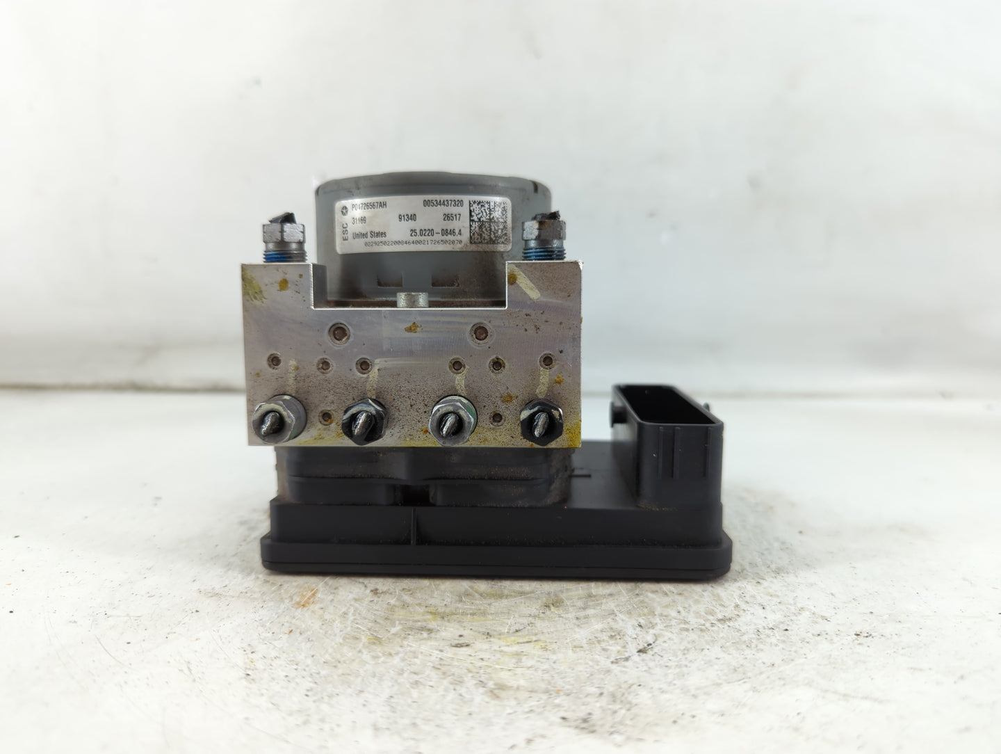 2018 Jeep Compass ABS Pump Control Module Replacement P/N:00534437320 P04726567AH Fits OEM Used Auto Parts - Oemusedautoparts1.com