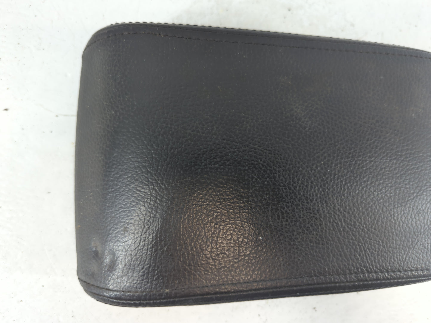 2007 Lincoln Mkz Center Console Armrest Cover Lid Fits OEM Used Auto Parts - Oemusedautoparts1.com