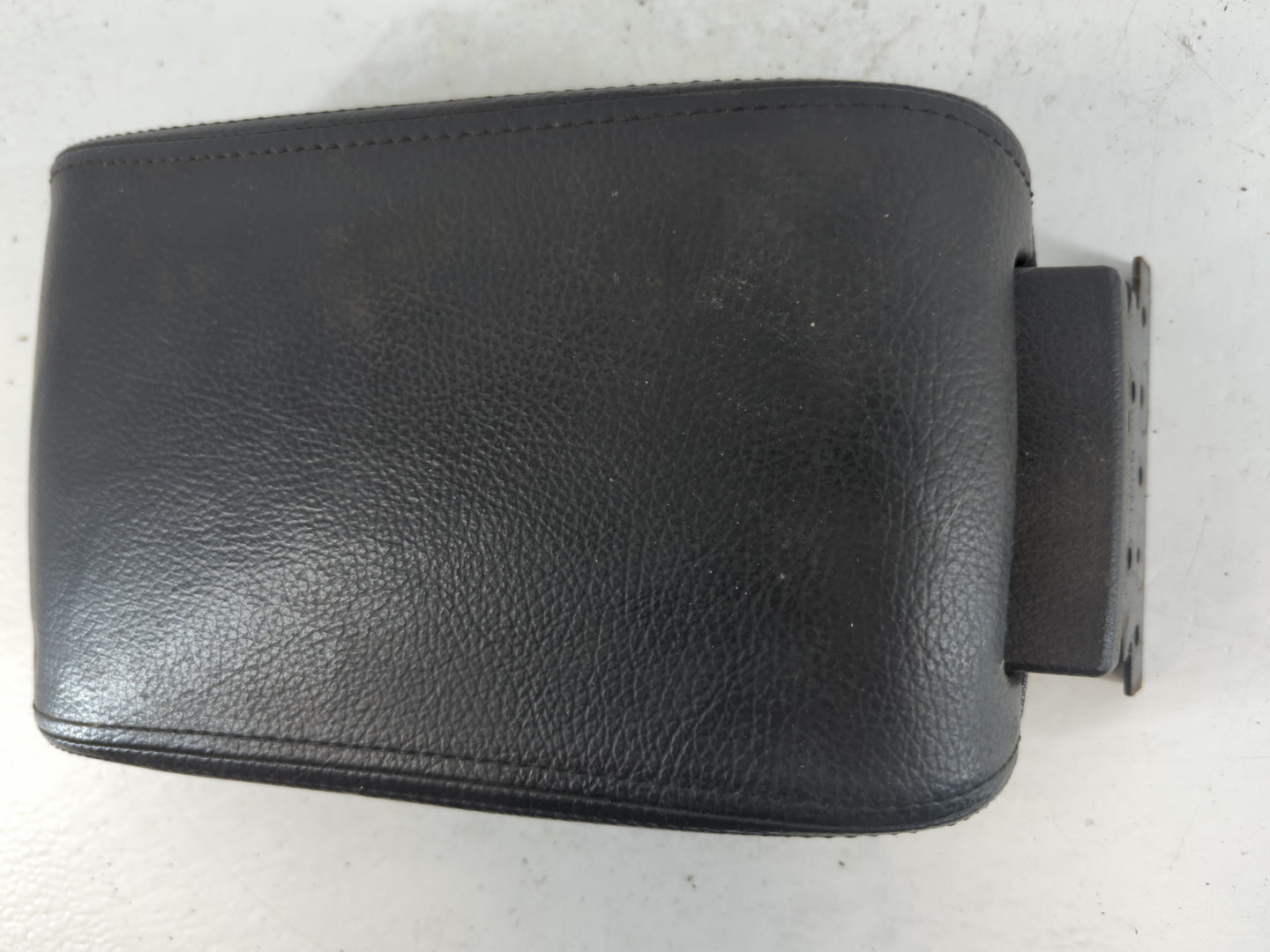 2007 Lincoln Mkz Center Console Armrest Cover Lid Fits OEM Used Auto Parts - Oemusedautoparts1.com