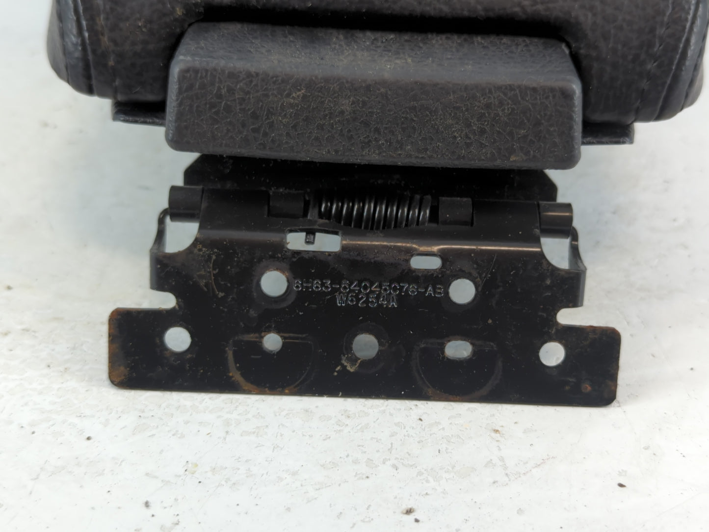 2007 Lincoln Mkz Center Console Armrest Cover Lid Fits OEM Used Auto Parts - Oemusedautoparts1.com