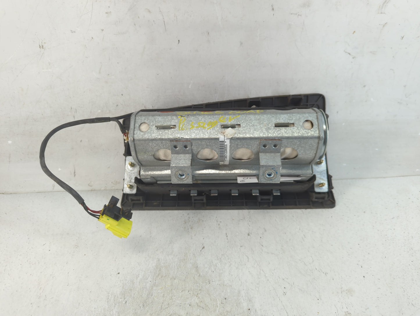 2002-2004 Nissan Xterra Air Bag Passenger Right Dashboard OEM Fits Fits 2002 2003 2004 OEM Used Auto Parts - Oemusedautoparts1.com