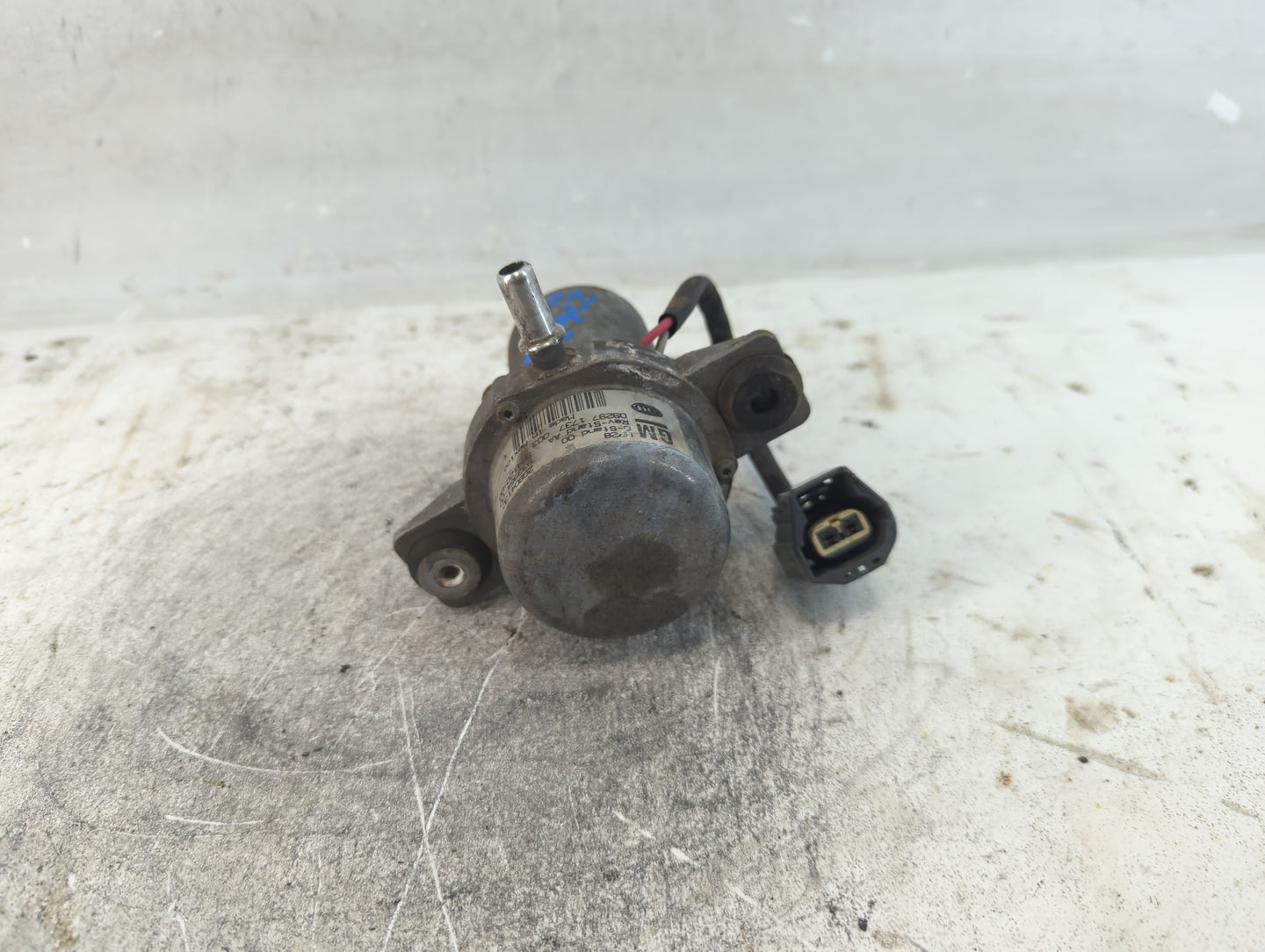 2010-2015 Chevrolet Camaro Central Vaccum Lock Pump 93394-00|20804130 - Oemusedautoparts1.com