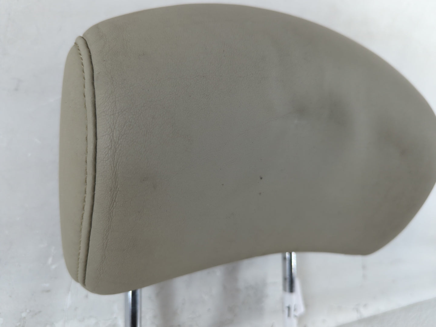 2004-2005 Infiniti Fx35 Headrest Head Rest Front Driver Passenger Seat Fits Fits 2004 2005 OEM Used Auto Parts - Oemusedautoparts1.com