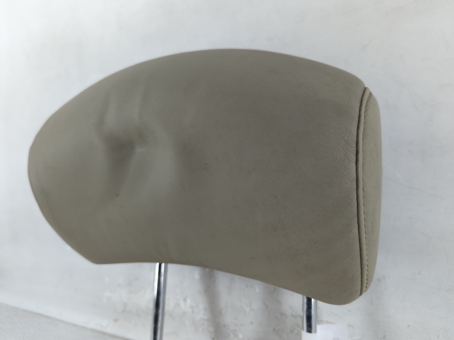 2004-2005 Infiniti Fx35 Headrest Head Rest Front Driver Passenger Seat Fits Fits 2004 2005 OEM Used Auto Parts - Oemusedautoparts1.com